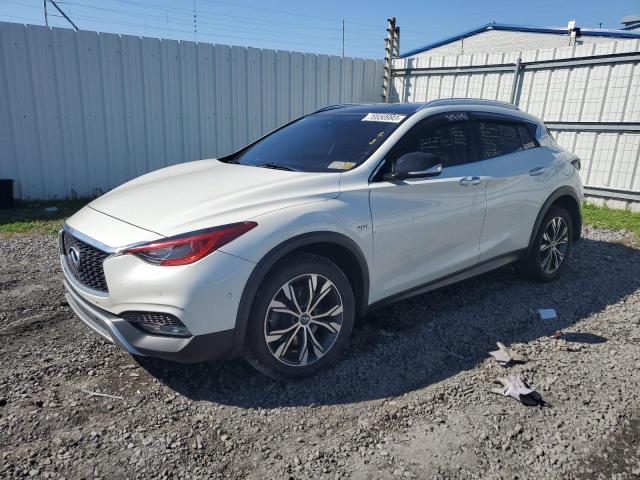 SJKCH5CR3HA028309 - 2017 INFINITI QX30 BASE WHITE photo 1