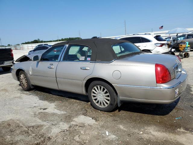 1LNHM82W73Y610390 - 2003 LINCOLN TOWN CAR SIGNATURE თაფლისფერი ფოტო 2