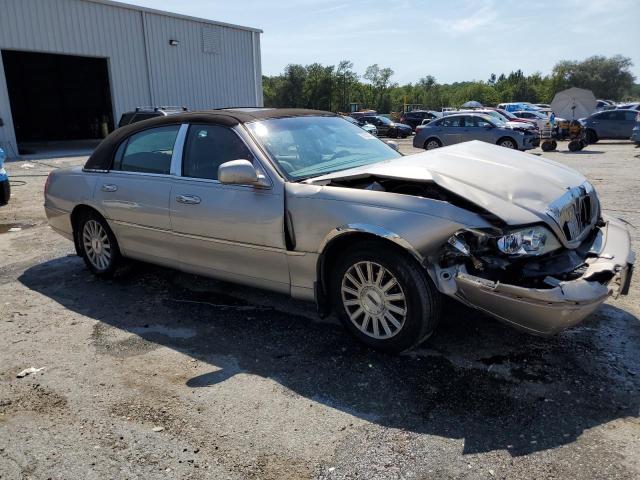 1LNHM82W73Y610390 - 2003 LINCOLN TOWN CAR SIGNATURE თაფლისფერი ფოტო 4