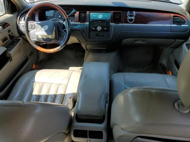 1LNHM82W73Y610390 - 2003 LINCOLN TOWN CAR SIGNATURE თაფლისფერი ფოტო 8