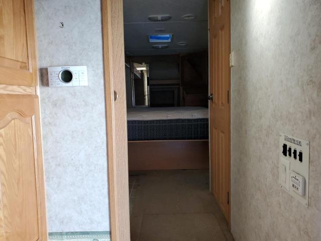 4YDF347295D513602 - 2005 KEYSTONE MONTANA 白色 照片 5