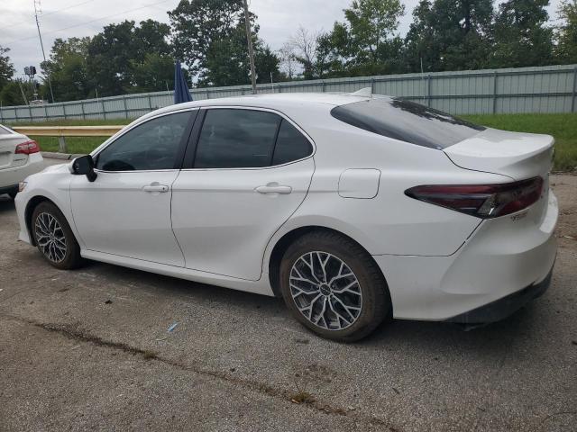 4T1C11AKXNU633939 - 2022 TOYOTA CAMRY LE WHITE photo 2