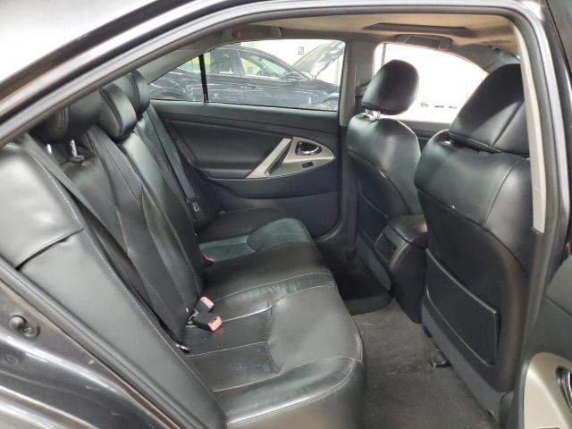 4T1BF3EK3AU074585 - 2010 TOYOTA CAMRY BASE Gris photo 10