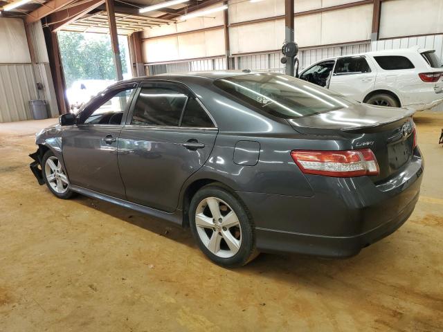 4T1BF3EK3AU074585 - 2010 TOYOTA CAMRY BASE Gris photo 2