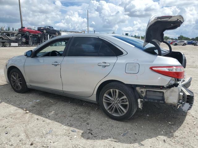 4T1BF1FK9HU738689 - 2017 TOYOTA CAMRY LE SILVER photo 2