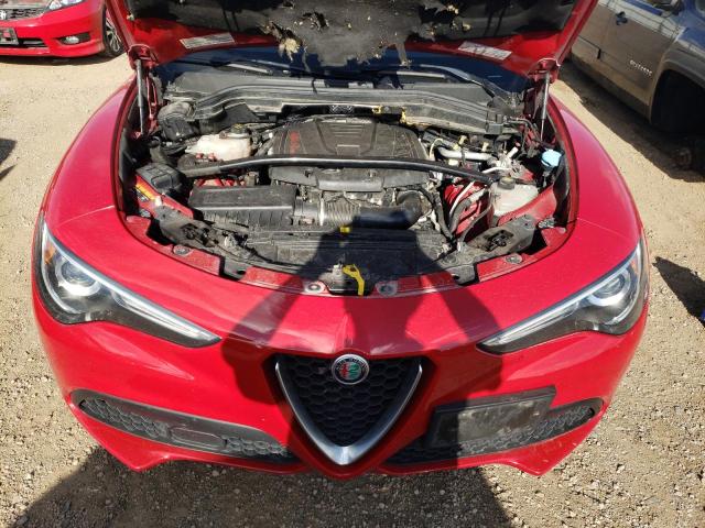 ZASFAKPN5J7B96831 - 2018 ALFA ROMEO STELVIO SPORT Красный фото 11