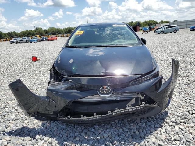 5YFEPMAE2NP332392 - 2022 TOYOTA COROLLA LE Negro foto 5