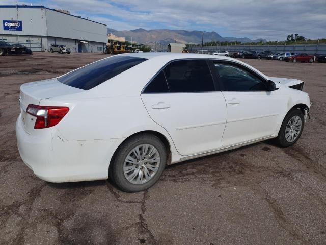 4T4BF1FK0CR244543 - 2012 TOYOTA CAMRY BASE WHITE photo 3