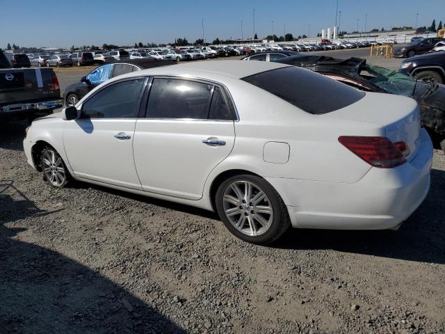 4T1BK36B68U305922 - 2008 TOYOTA AVALON XL WHITE photo 2