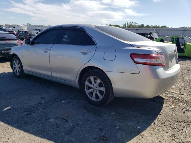 4T1BF3EK5BU759155 - 2011 TOYOTA CAMRY BASE SILVER photo 2