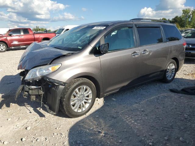 2013 TOYOTA SIENNA XLE, 
