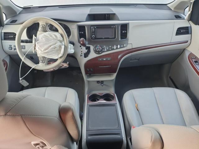 5TDYK3DC4DS379221 - 2013 TOYOTA SIENNA XLE GRAY photo 8