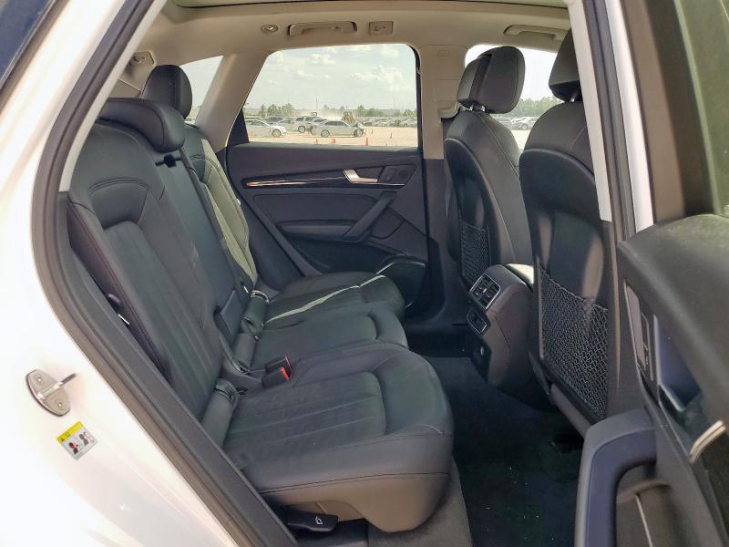 WA1BNAFY9J2171598 - 2018 AUDI Q5 PREMIUM PLUS WHITE photo 11