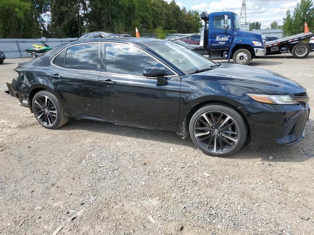 4T1B61HK9JU099748 - 2018 TOYOTA CAMRY XSE BLACK photo 4