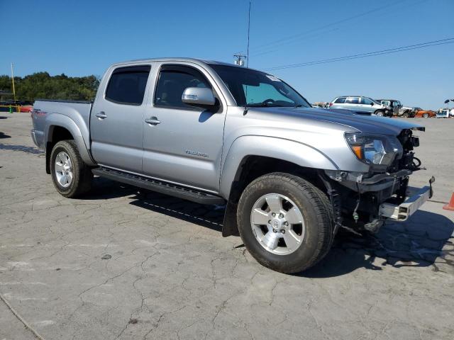 3TMLU4EN1FM178647 - 2015 TOYOTA TACOMA DOUBLE CAB SILVER photo 4