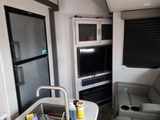 4YDF35B25M1532676 - 2021 KEYSTONE SPRINTER WHITE photo 6