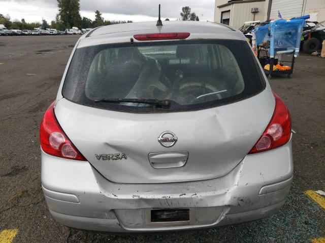 3N1BC13E89L369723 - 2009 NISSAN VERSA S SILVER photo 6