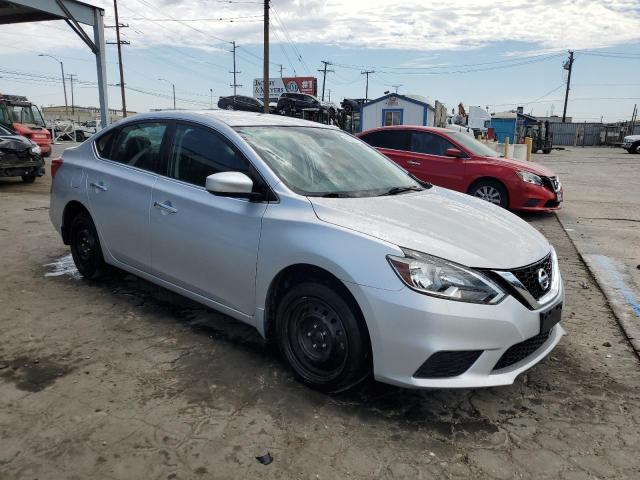 3N1AB7AP6JY345577 - 2018 NISSAN SENTRA S SILVER photo 4