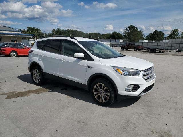 1FMCU9GD4JUB45398 - 2018 FORD ESCAPE SE أبيض صورة 4