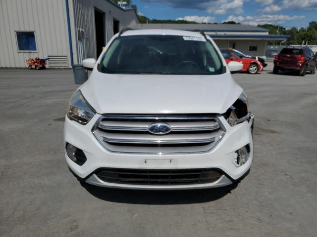 1FMCU9GD4JUB45398 - 2018 FORD ESCAPE SE أبيض صورة 5