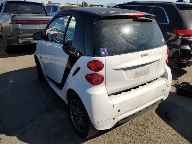 WMEEJ3BA4FK813172 - 2015 SMART FORTWO PURE WHITE photo 2