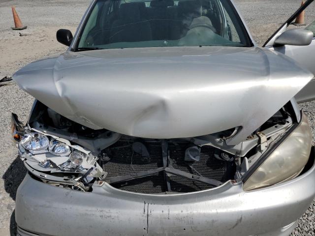 4T1BE30K85U985267 - 2005 TOYOTA CAMRY LE SILVER photo 11