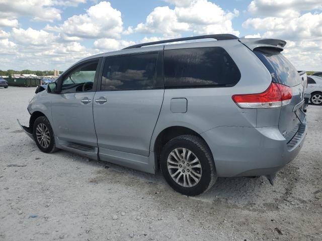 5TDYK3DC6CS235796 - 2012 TOYOTA SIENNA XLE Szary zdjęcie 2