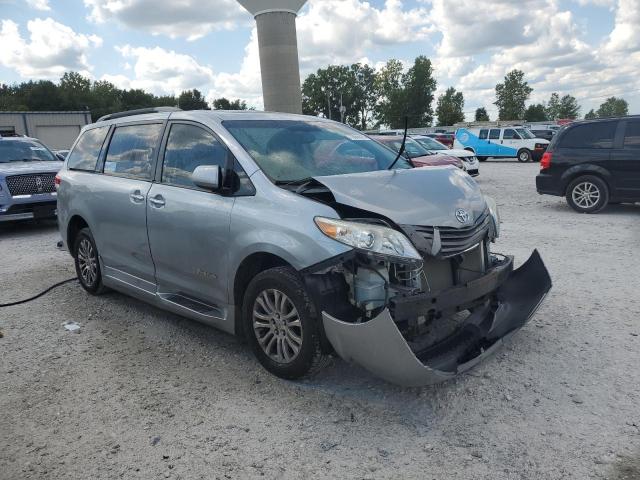 5TDYK3DC6CS235796 - 2012 TOYOTA SIENNA XLE Szary zdjęcie 4