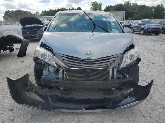 5TDYK3DC6CS235796 - 2012 TOYOTA SIENNA XLE Szary zdjęcie 5