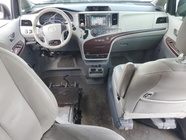 5TDYK3DC6CS235796 - 2012 TOYOTA SIENNA XLE Szary zdjęcie 8