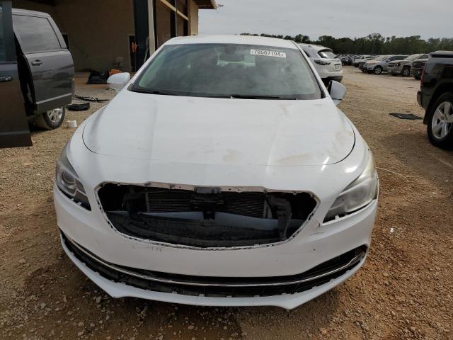 1G4ZN5SSXHU191608 - 2017 BUICK LACROSSE PREFERRED WHITE photo 5