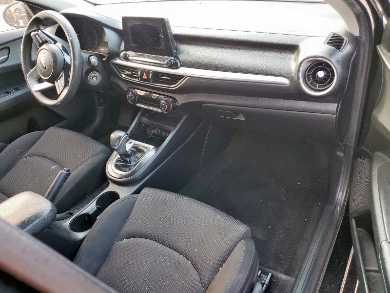 3KPF24AD1KE095207 - 2019 KIA FORTE FE Qara foto 8