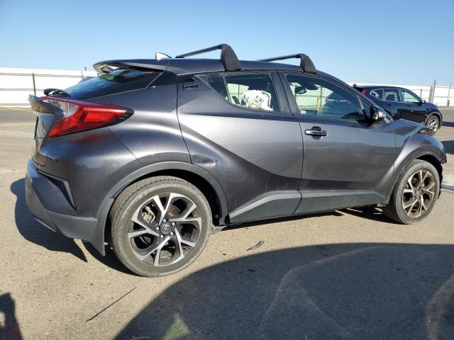 JTNKHMBX0J1009727 - 2018 TOYOTA C-HR XLE GRAY photo 3