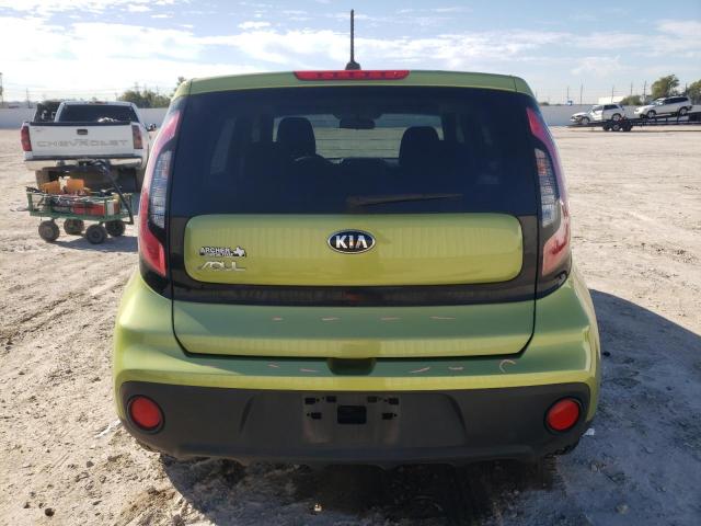 KNDJN2A21J7893516 - 2018 KIA SOUL GREEN photo 6