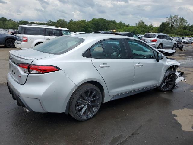 5YFP4MCEXRP185811 - 2024 TOYOTA COROLLA SE 银色 照片 3