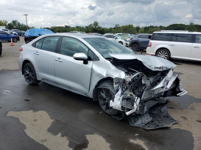 5YFP4MCEXRP185811 - 2024 TOYOTA COROLLA SE 银色 照片 4