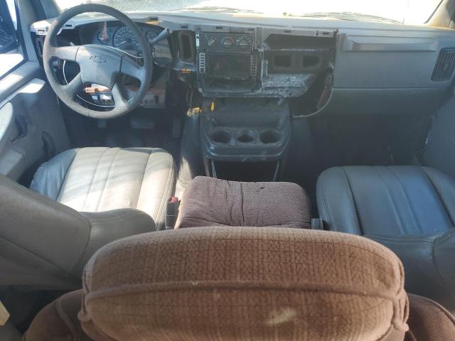 1GCFG15X541104274 - 2004 CHEVROLET EXPRESS G1 WHITE photo 8