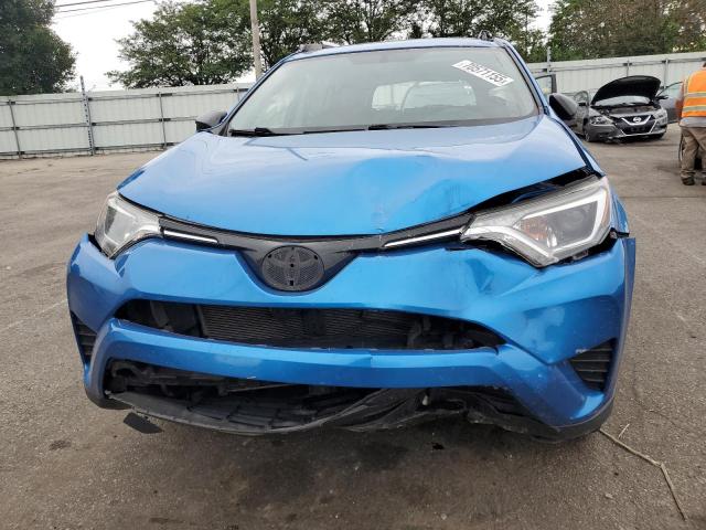 JTMBFREV7GJ092194 - 2016 TOYOTA RAV4 LE BLUE photo 5