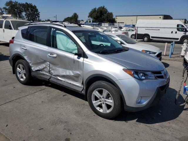 2T3RFREV2EW147695 - 2014 TOYOTA RAV4 XLE SILVER photo 4