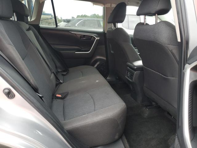 2T3K1RFV5RC281879 - 2024 TOYOTA RAV4 LE 银色 照片 11