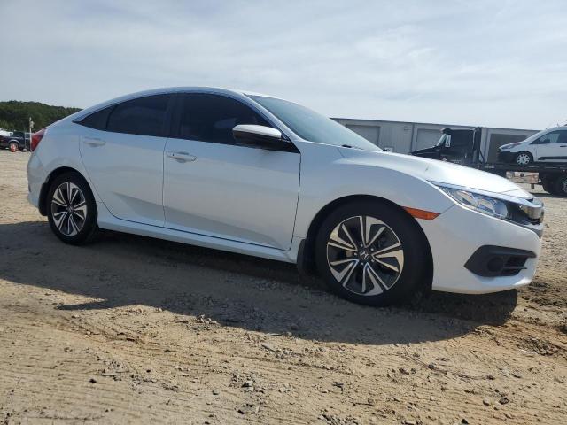 JHMFC1F32JX012070 - 2018 HONDA CIVIC EX WHITE photo 4