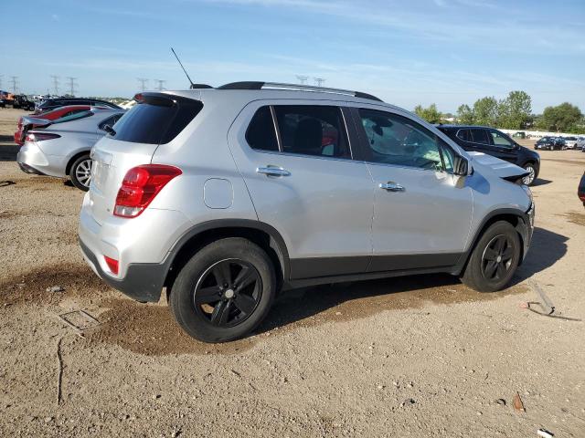 3GNCJLSB3JL258034 - 2018 CHEVROLET TRAX 1LT SILVER photo 3