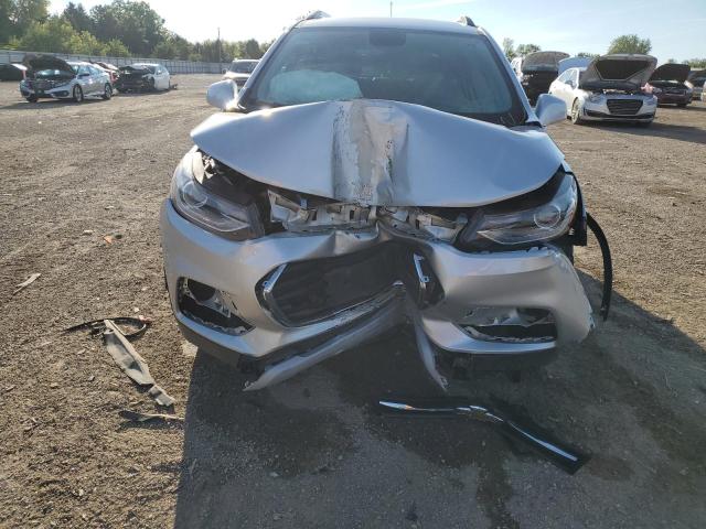 3GNCJLSB3JL258034 - 2018 CHEVROLET TRAX 1LT SILVER photo 5