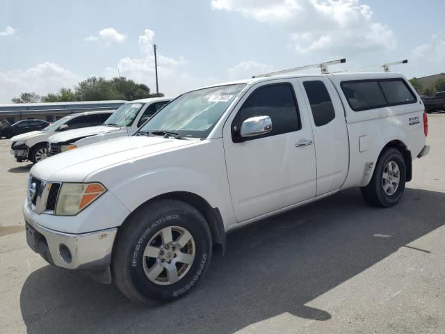 1N6AD06U37C441579 - 2007 NISSAN FRONTIER KING CAB LE WHITE photo 1