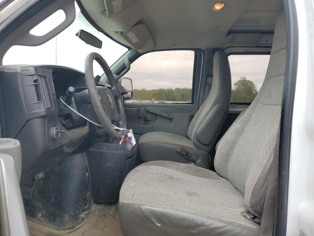 1GCWGAFF8H1114082 - 2017 CHEVROLET EXPRESS G2 WHITE photo 7