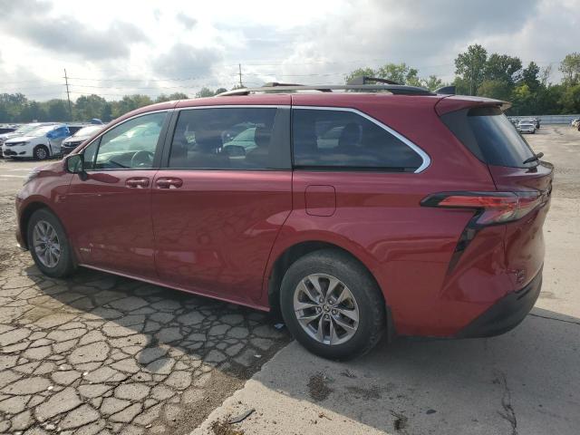 5TDKRKEC0MS057962 - 2021 TOYOTA SIENNA LE MAROON photo 2