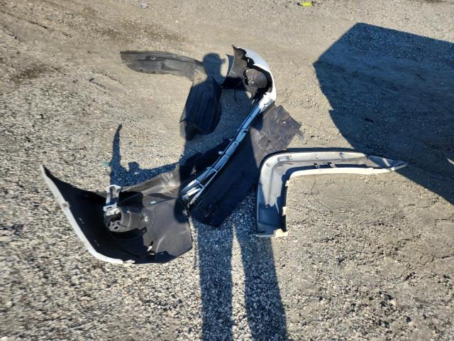 3TMJU4GN4BM111720 - 2011 TOYOTA TACOMA DOUBLE CAB PRERUNNER WHITE photo 12