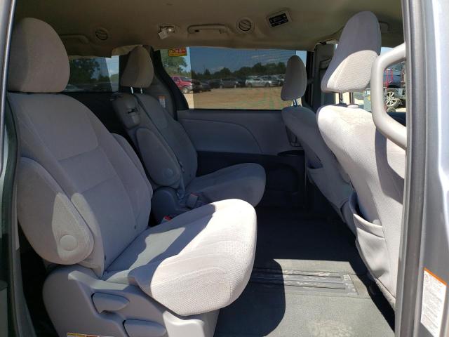 5TDKK3DC3FS565647 - 2015 TOYOTA SIENNA LE SILVER photo 11