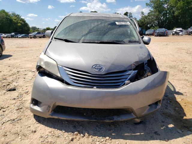 5TDKK3DC3FS565647 - 2015 TOYOTA SIENNA LE SILVER photo 5