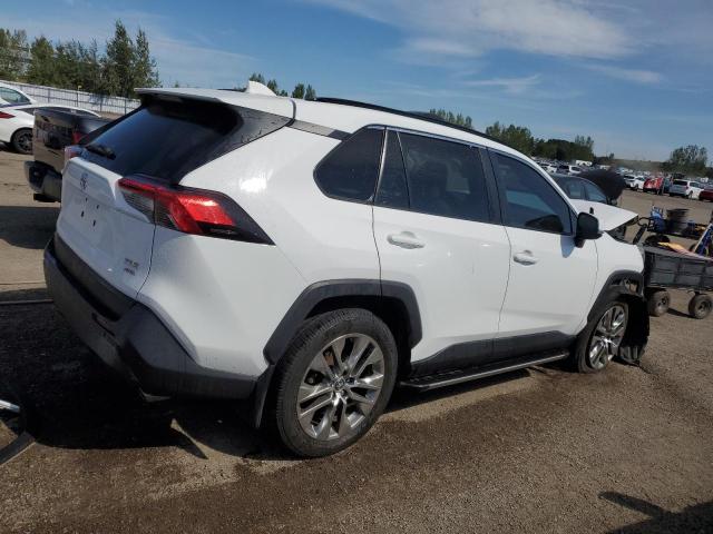 2T3R1RFV9MC223801 - 2021 TOYOTA RAV4 XLE WHITE photo 3